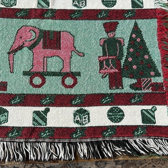 Manual Woodworkers Weavers 1993 Christmas Throw - Picture 7 of 9